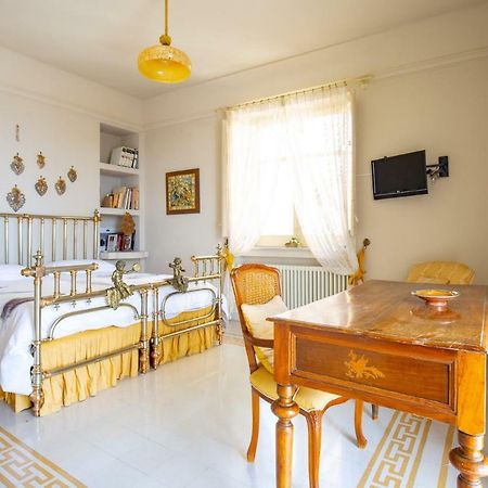 Solemar Sicilia - Casa Porto Bagnera Villa Санта Флавия Екстериор снимка