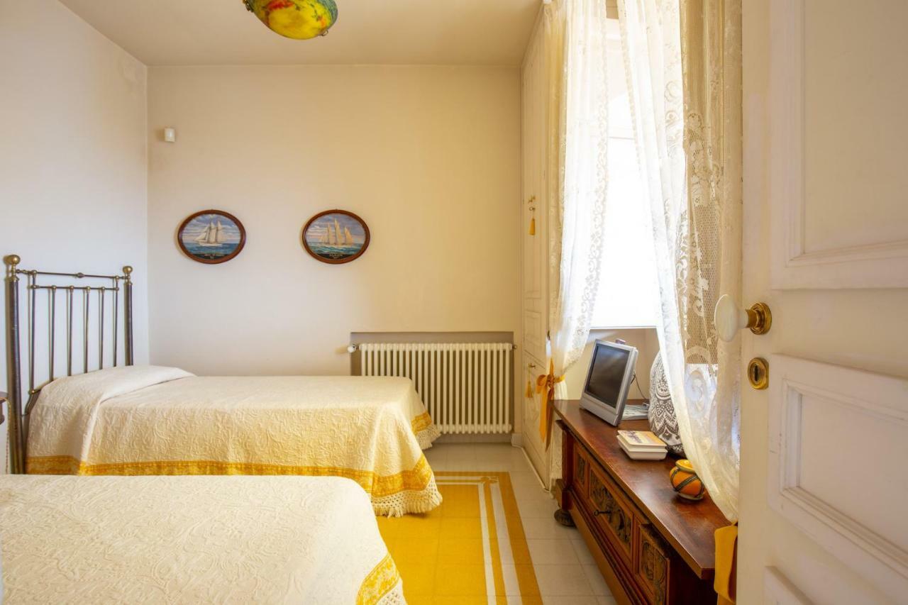 Solemar Sicilia - Casa Porto Bagnera Villa Санта Флавия Екстериор снимка